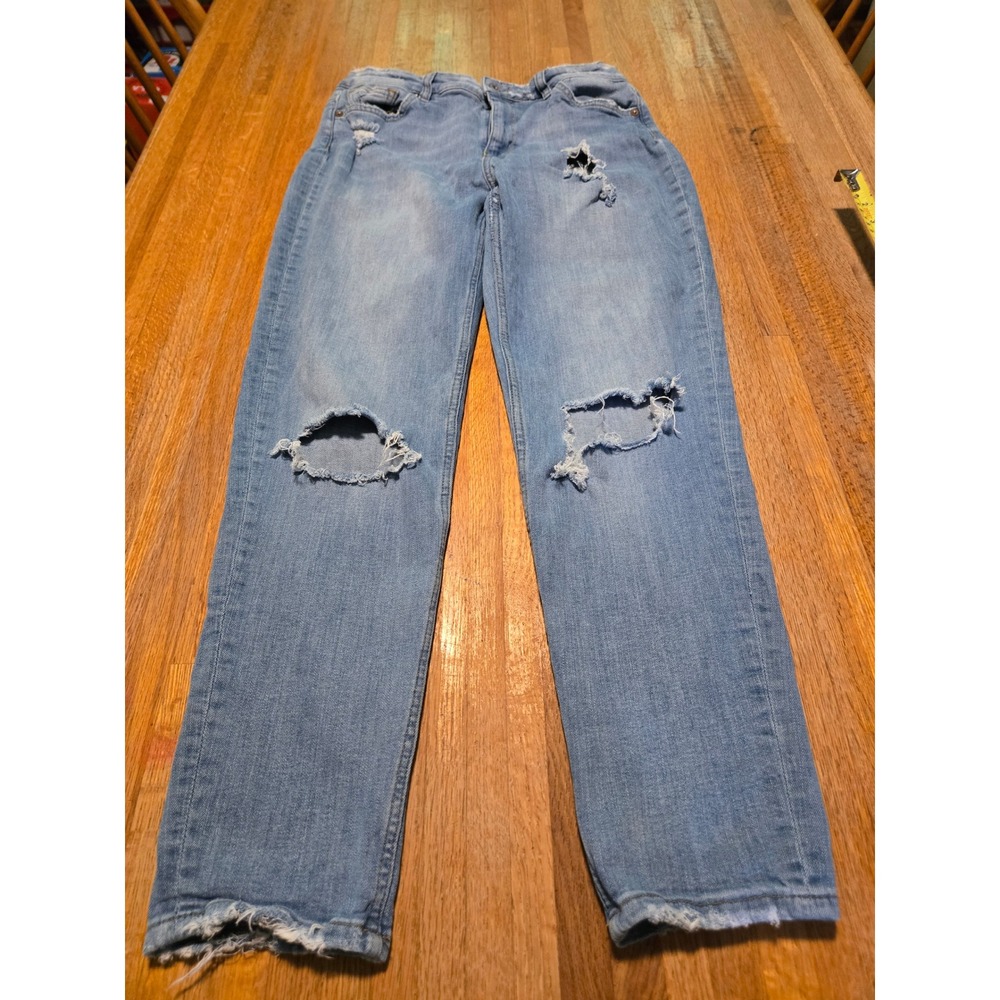 H&M Divided Women 6 Denim Light Wash Distressed High Waisted Straight Leg Jean‎